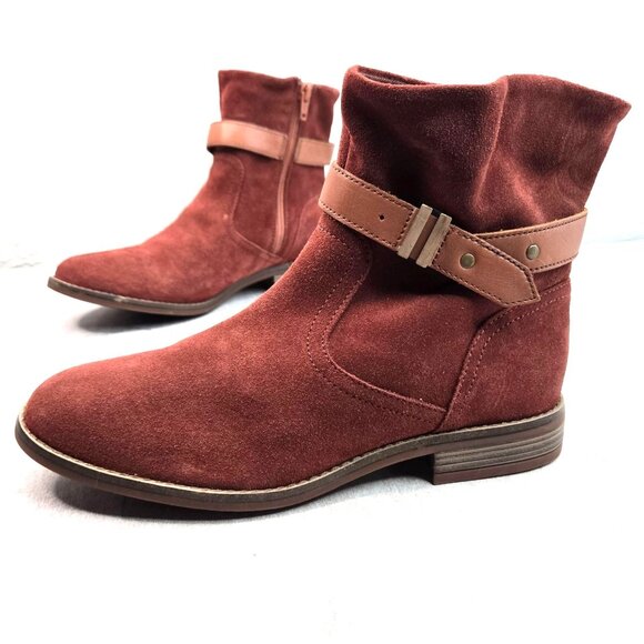 Clarks Western Ankle Boots Size 8.5 Brick Red Suede Euquestrian Comfort Booties - Picture 1 of 11